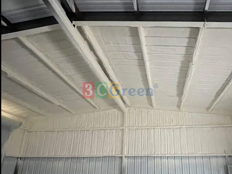 Hình ảnh PU Foam và Panel PU với hai phương pháp thi công cách nhiệt phổ biến