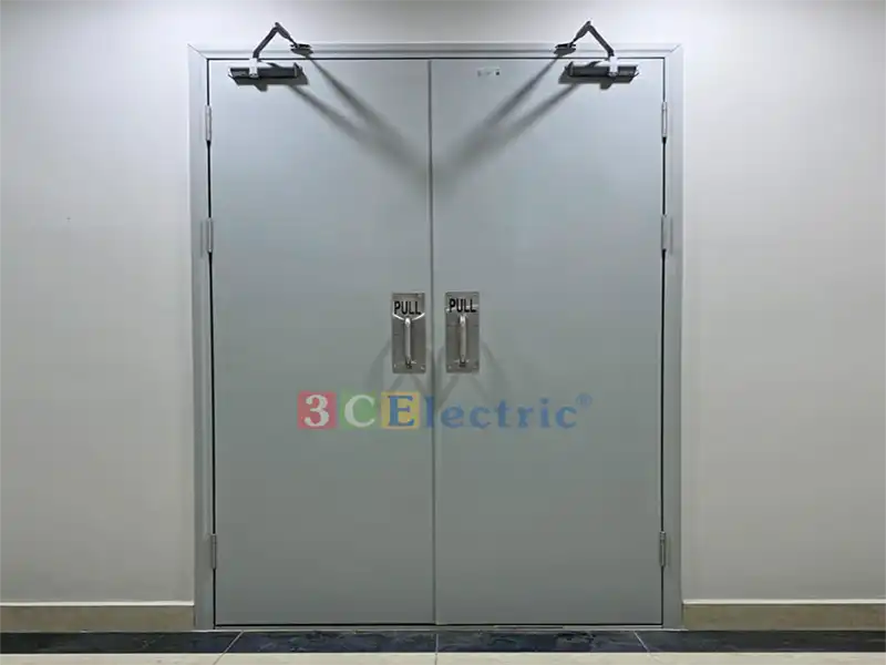 Cửa thép chống cháy trong khoang phân cháy