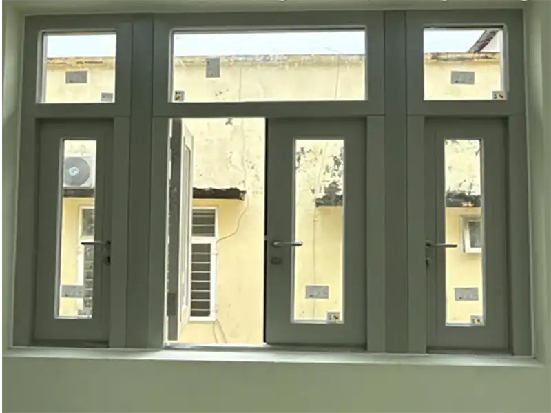 Cửa sổ kính chống cháy trường tiểu học Mông Dương, Quảng Ninh